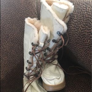 Tall ugg boots. Size 6